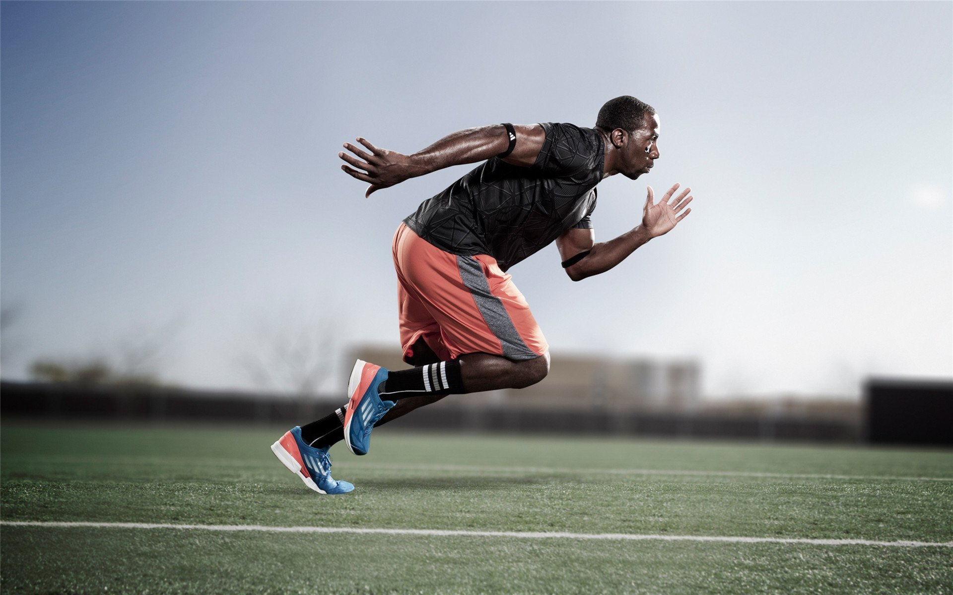 中国足球国家队攻防战术针对性训练取得进展，足球攻防战术原则